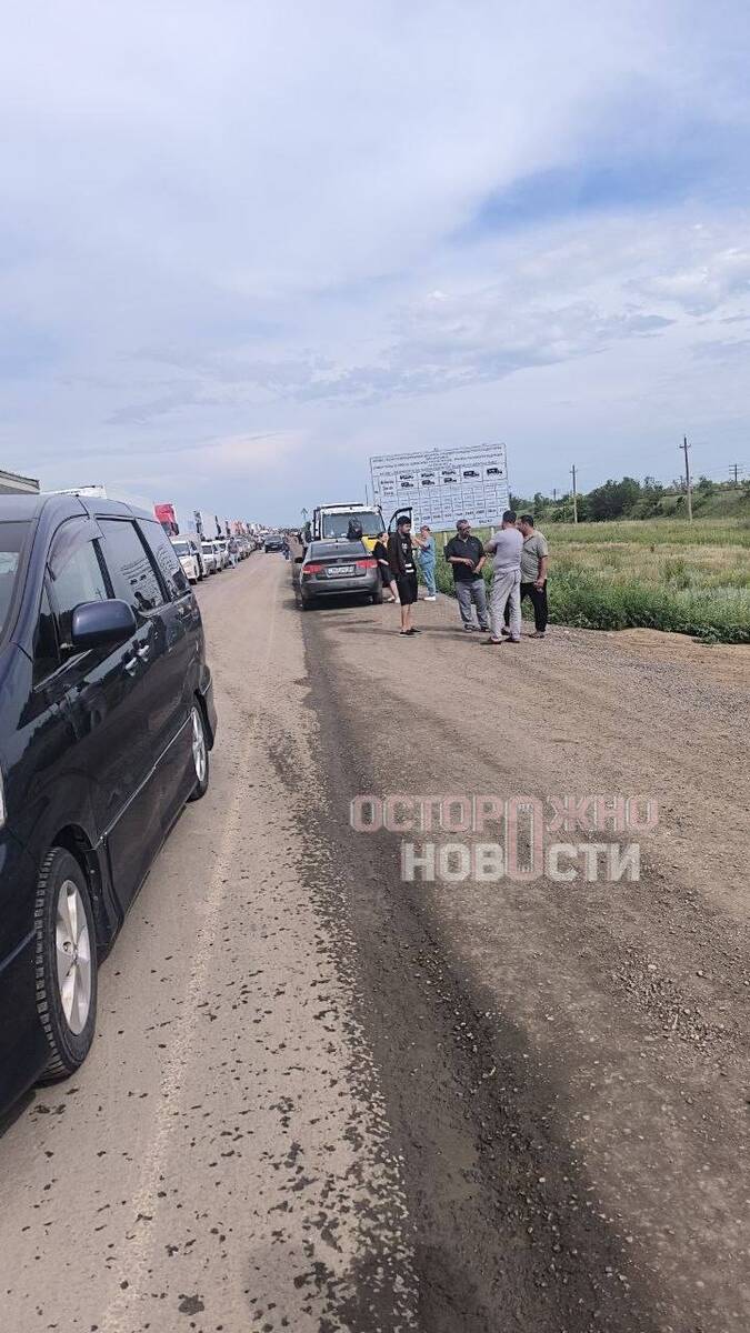 На границе России и Казахстана образовались многокилометровые очереди qzdiddqidzqiqezkmp