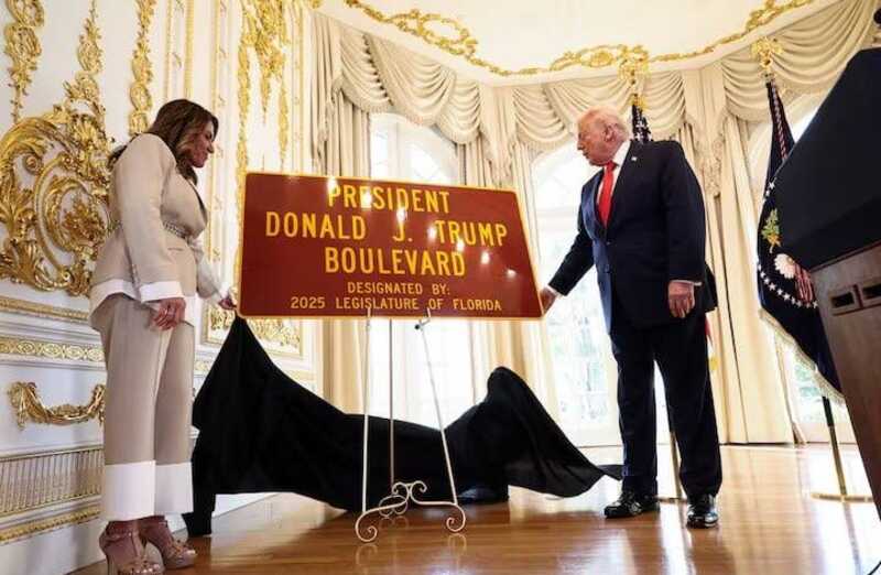 Дорогу к резиденции Трампа в Палм-Бич переименовали в его честь